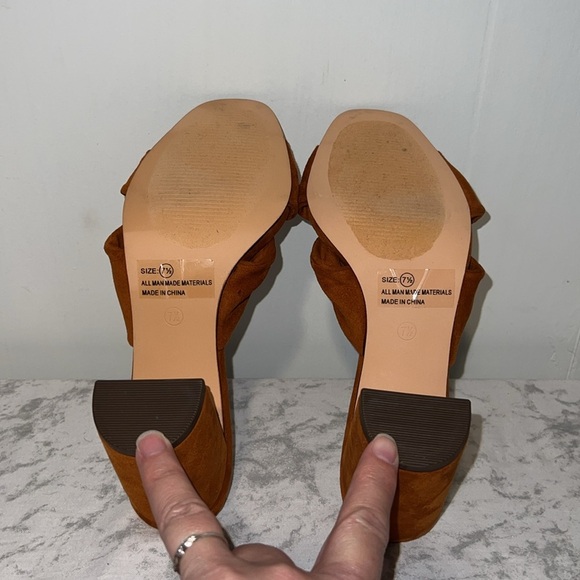 Lulus Tan/Copper Faux Suede High Heel Sandals Size 7.5 - Picture 5 of 6